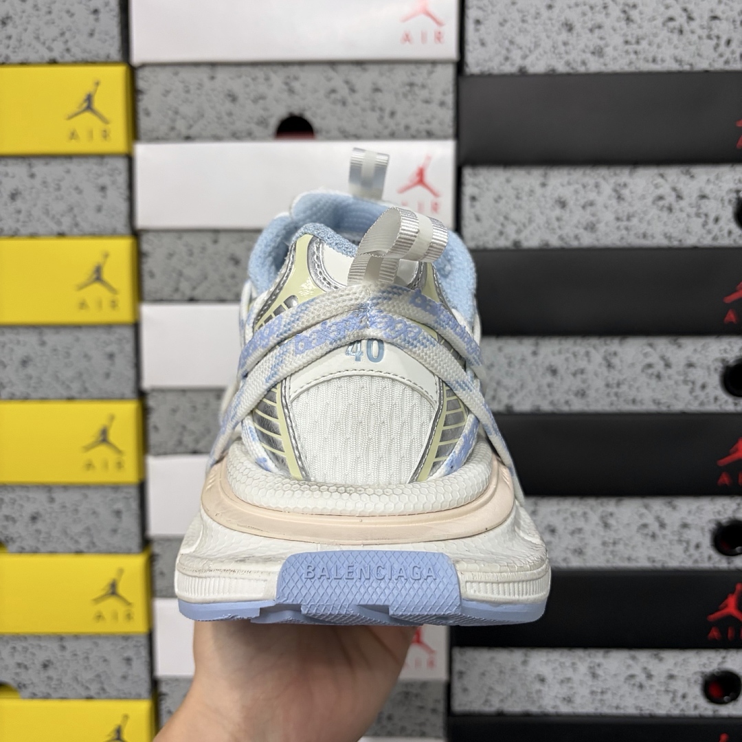 Balenciaga 3XL Extreme Lace - Image 3