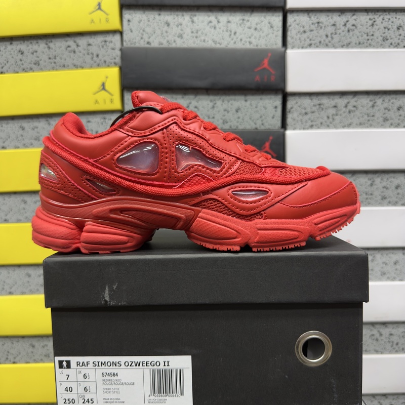 On Running Ozweego 2 Raf Simons (Red)
