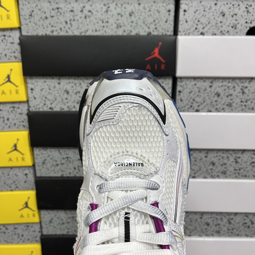 Balenciaga BLCG Runner 7.5 - Image 8