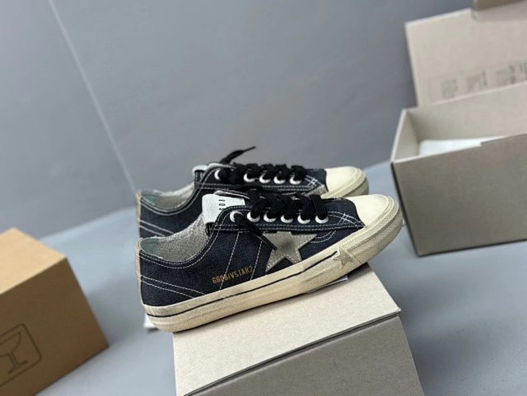 Golden Goose Deluxe Brand Black Canvas - Image 4