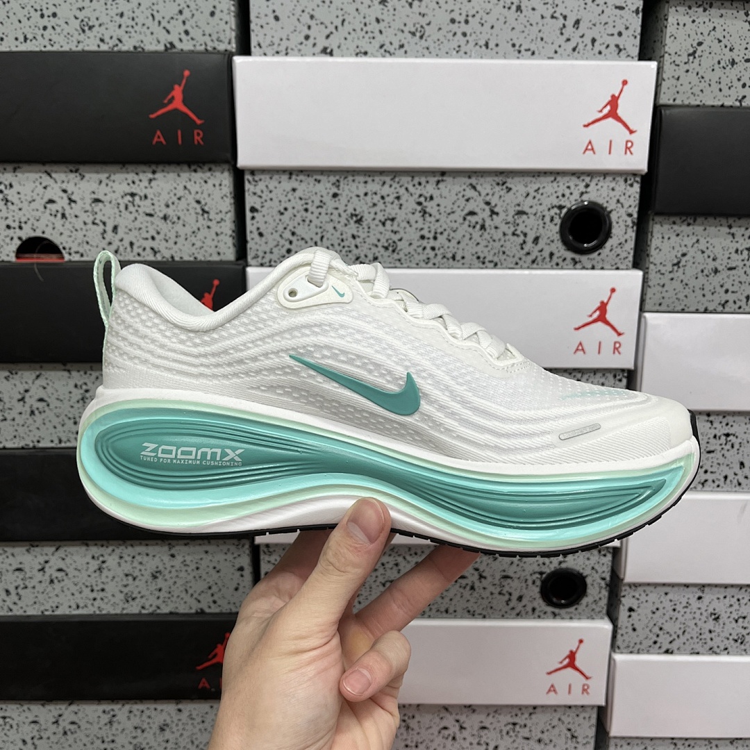 Nike Zoom Vomero - Image 4