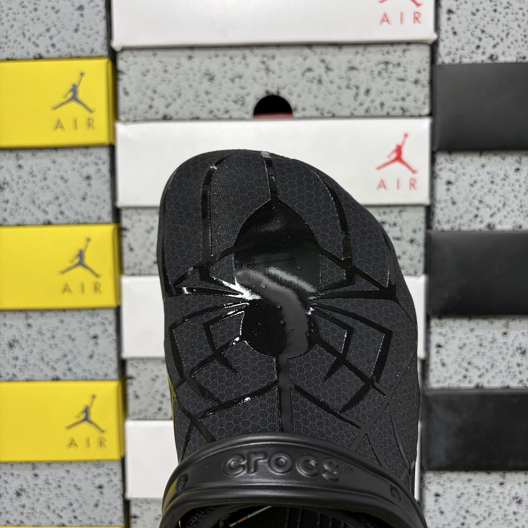 Crocs Triple Black - Image 3