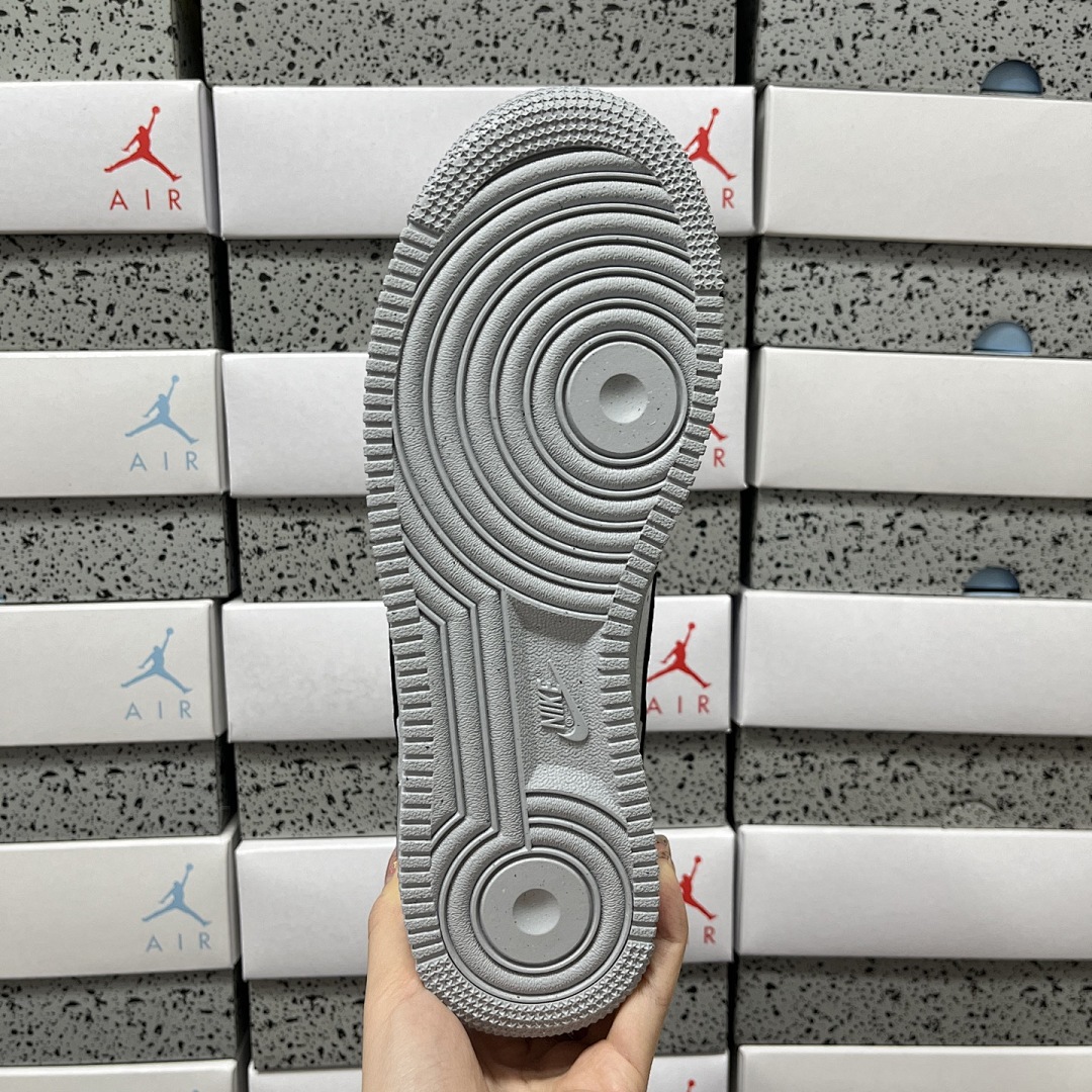 Nike Air Force 1 Low '07 LV8 - Image 3
