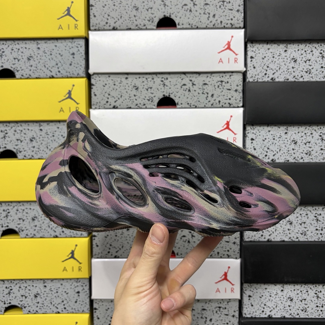Adidas Yeezy Foam RNR MX Carbon Clogs - Image 3