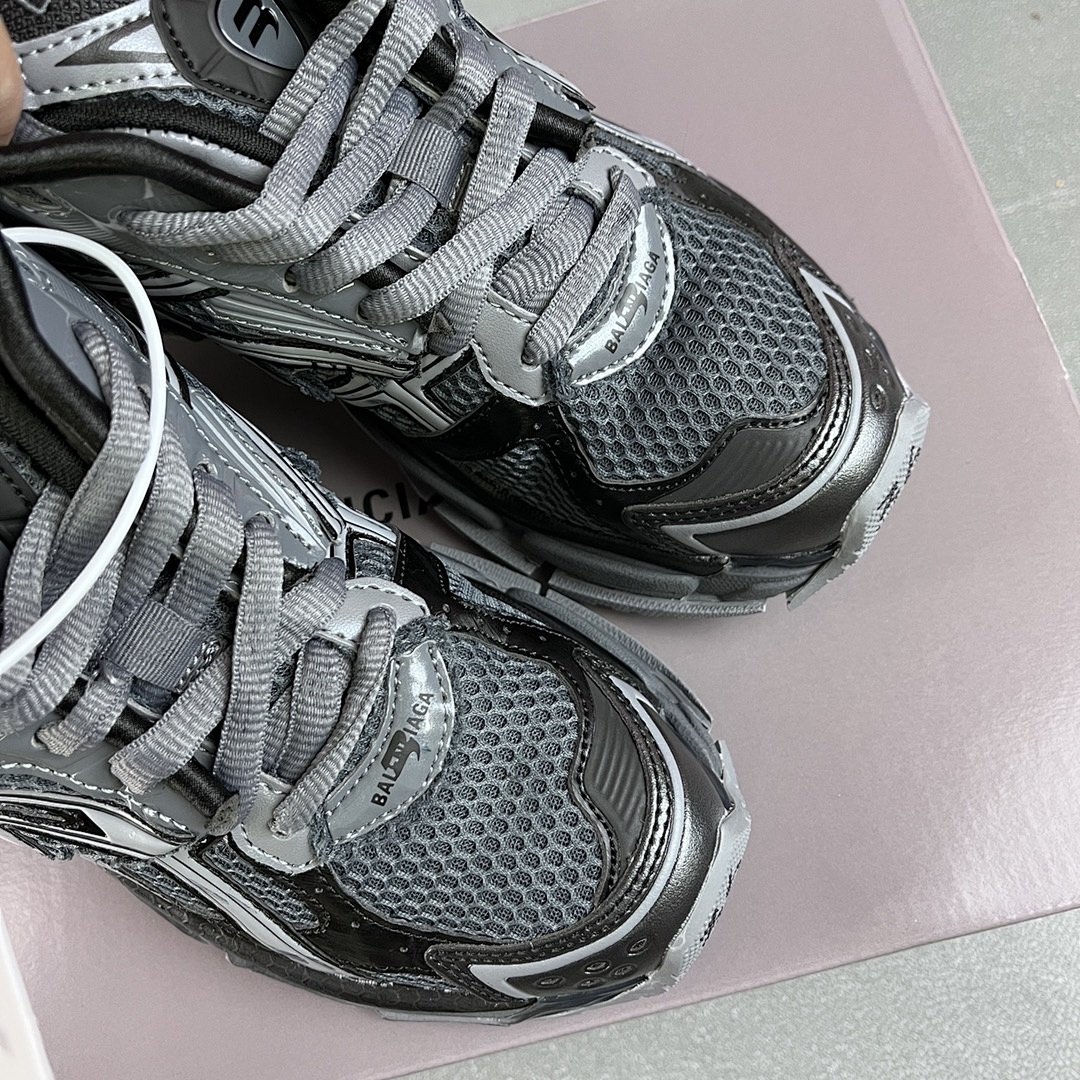 Balenciaga Runner - Image 71