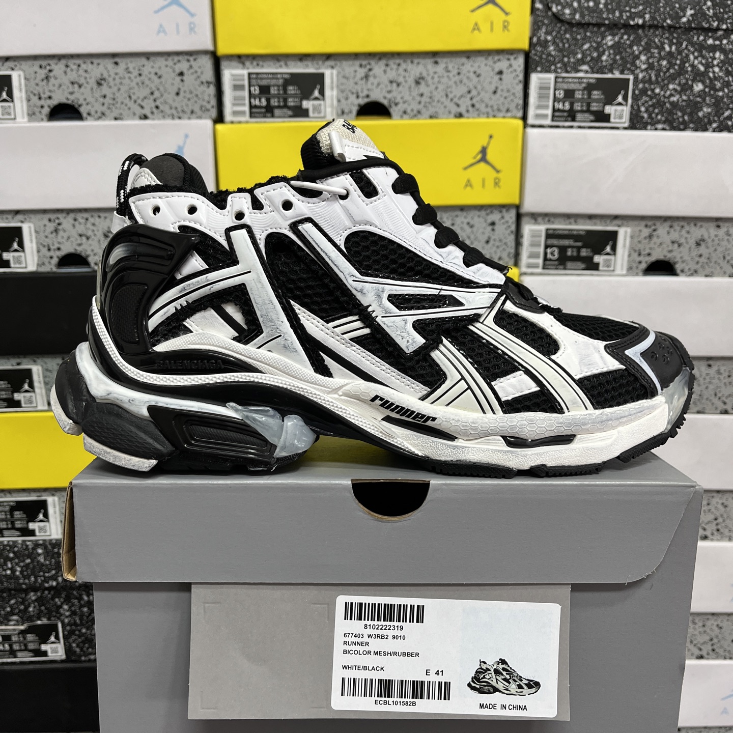 Balenciaga BLCG Runner 7.0 - Image 11