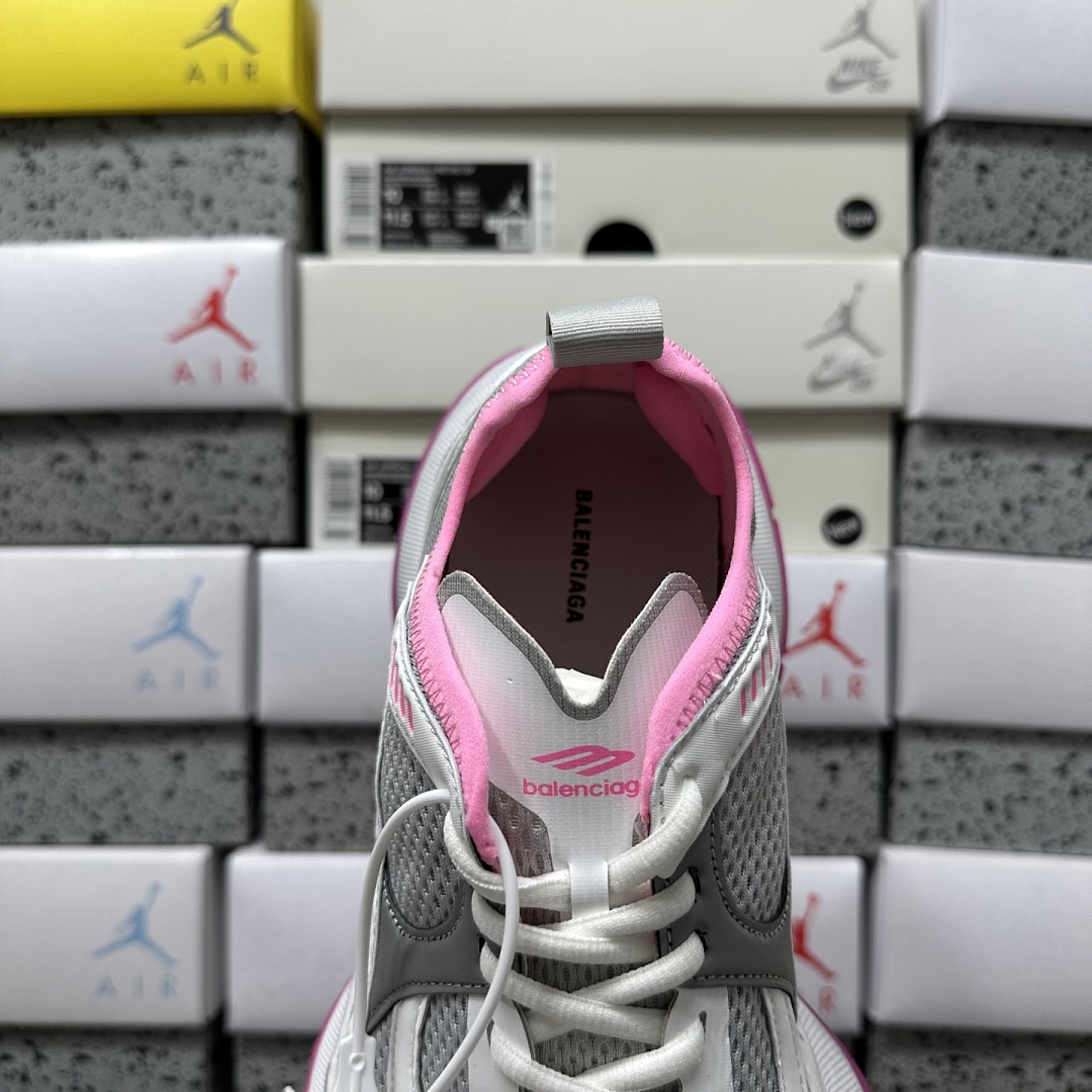 Balenciaga Circuit - Image 9