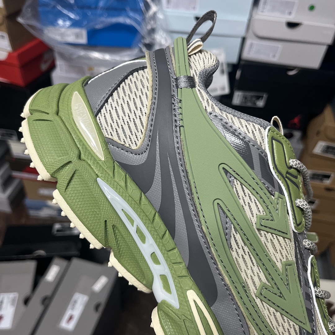 Off-White Be Right Back - Image 7