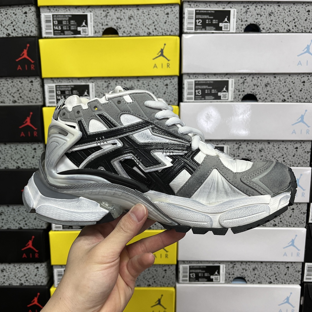Balenciaga BLCG Runner 7 Gen - Image 9