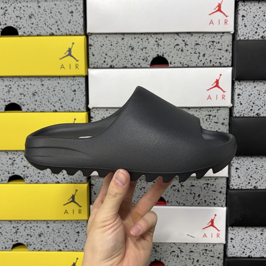 Adidas Yeezy Slide Onyx Slides Black (Matte) - Image 3