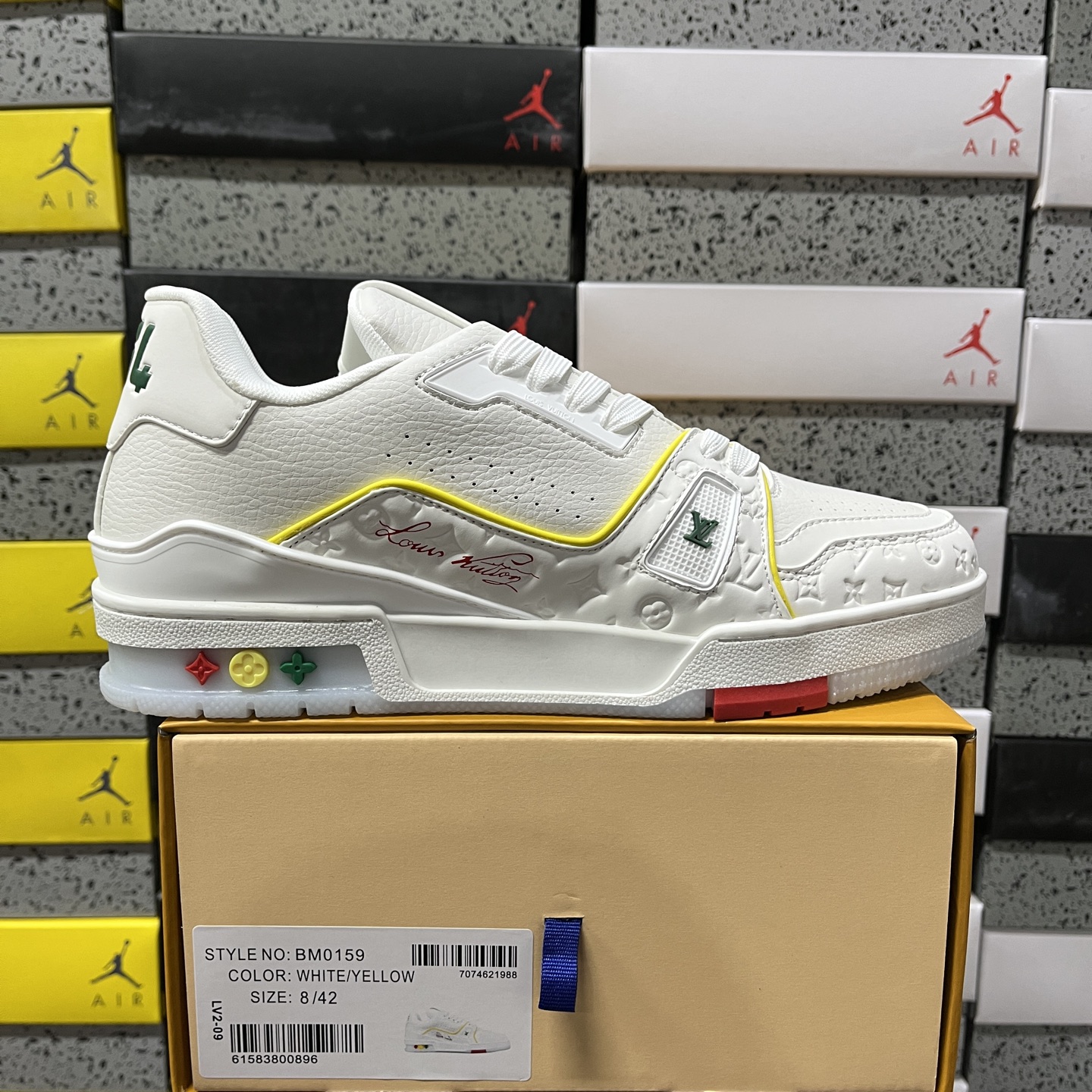 Louis Vuitton Trainer V2-09 - Image 10