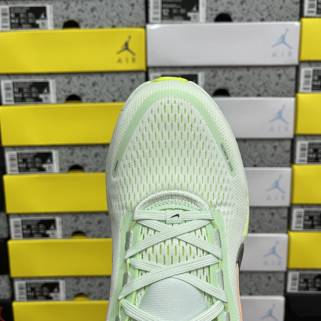 Nike Zoom Vomero - Image 5