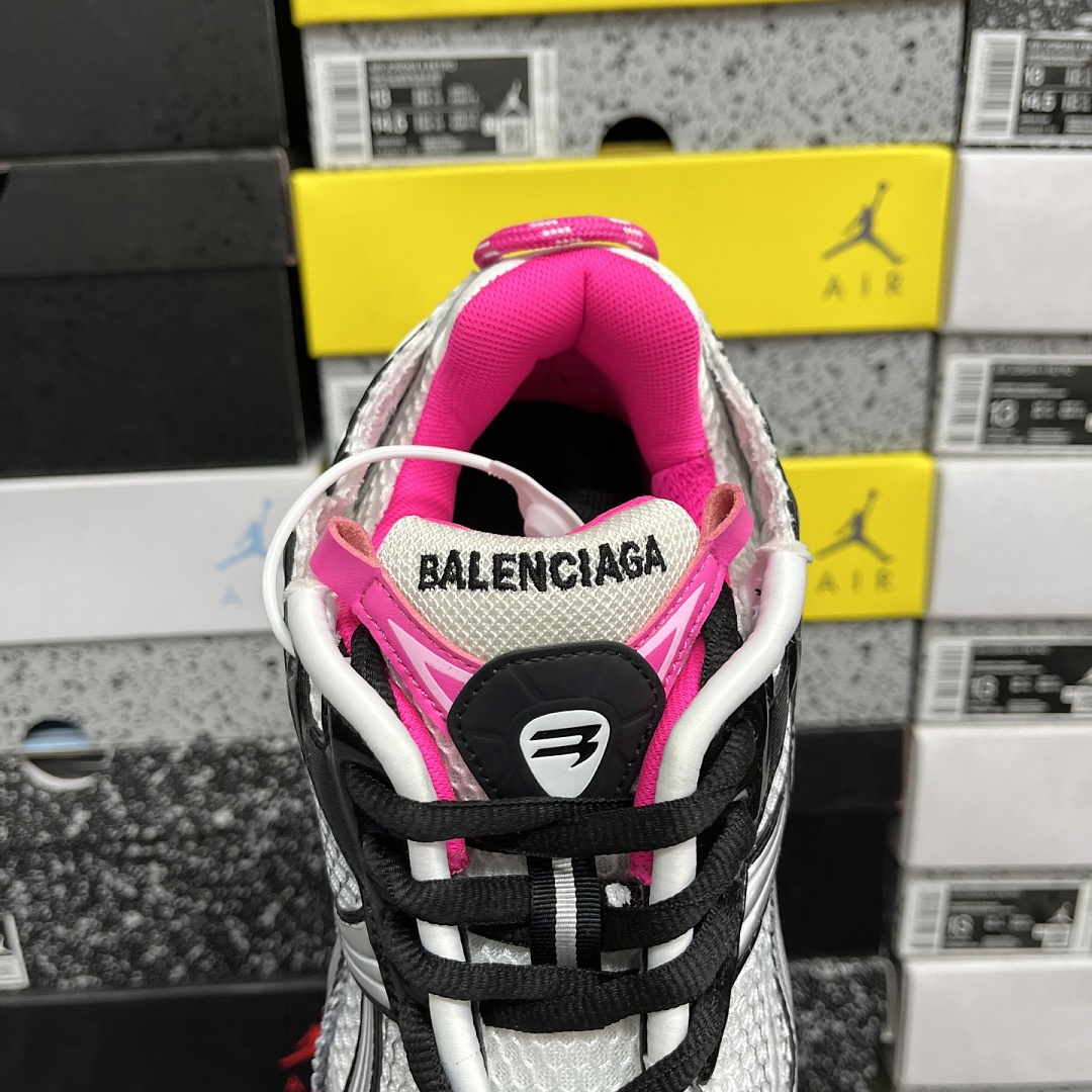 Balenciaga BLCG Runner 7.5 - Image 8