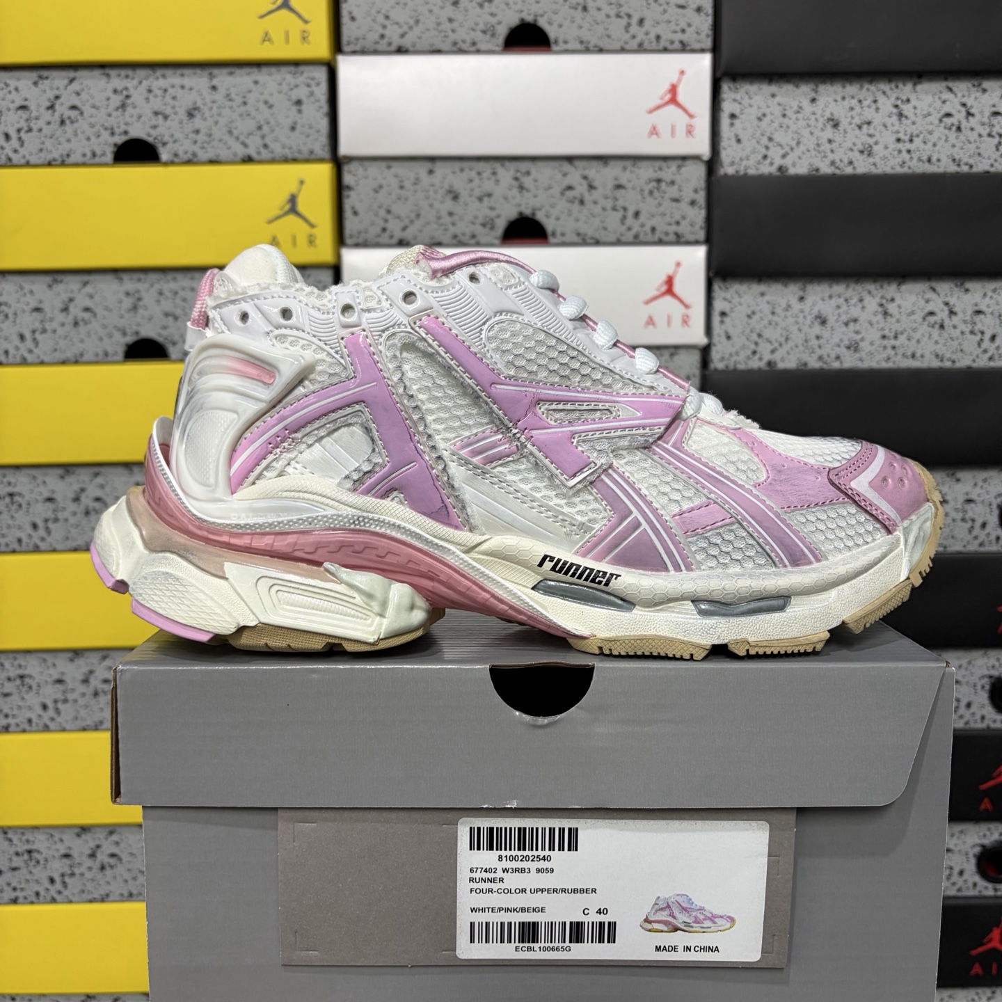 Balenciaga BLCG Runner 7.0 - Image 13