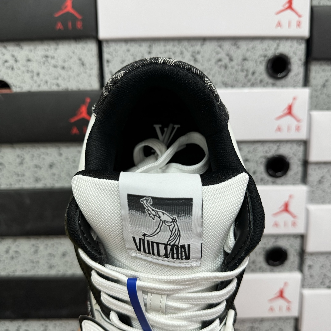 Louis Vuitton Trainer (Black White) - Image 6