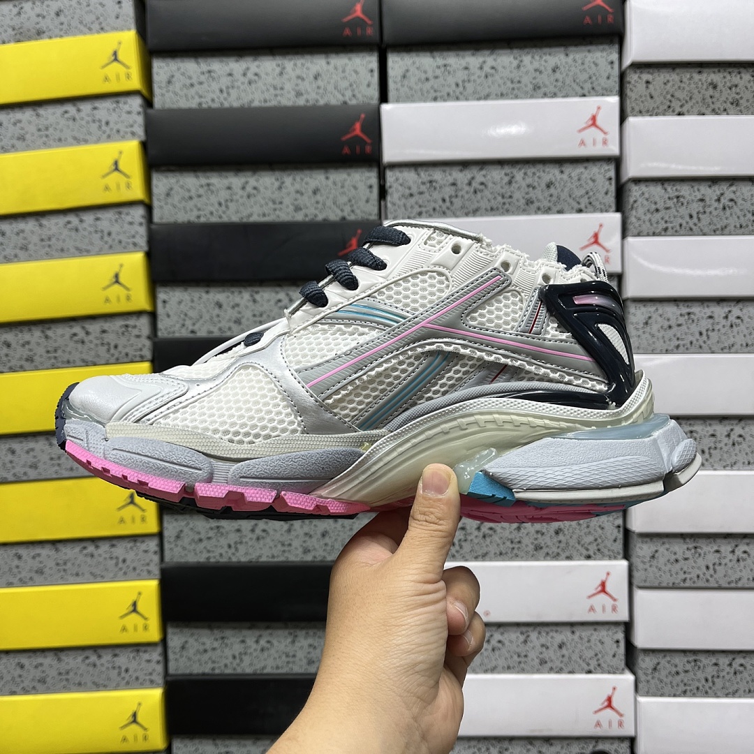 Balenciaga BLCG Runner 7.5 - Image 8