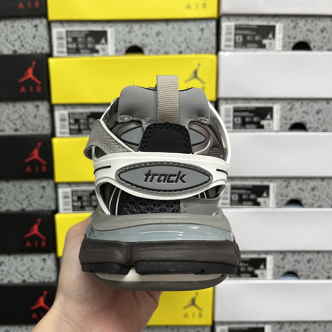 Balenciaga BLCG Track 3.0 - Image 7