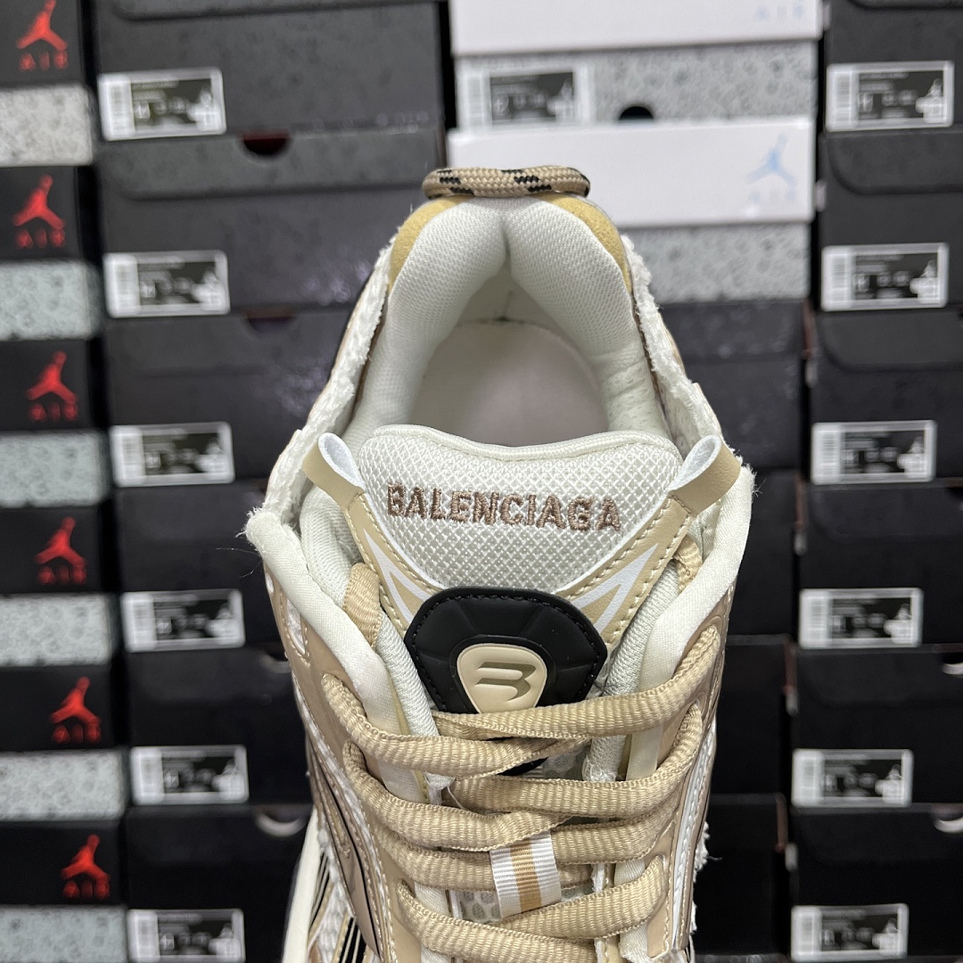 Balenciaga BLCG Runner 7.0 - Image 6