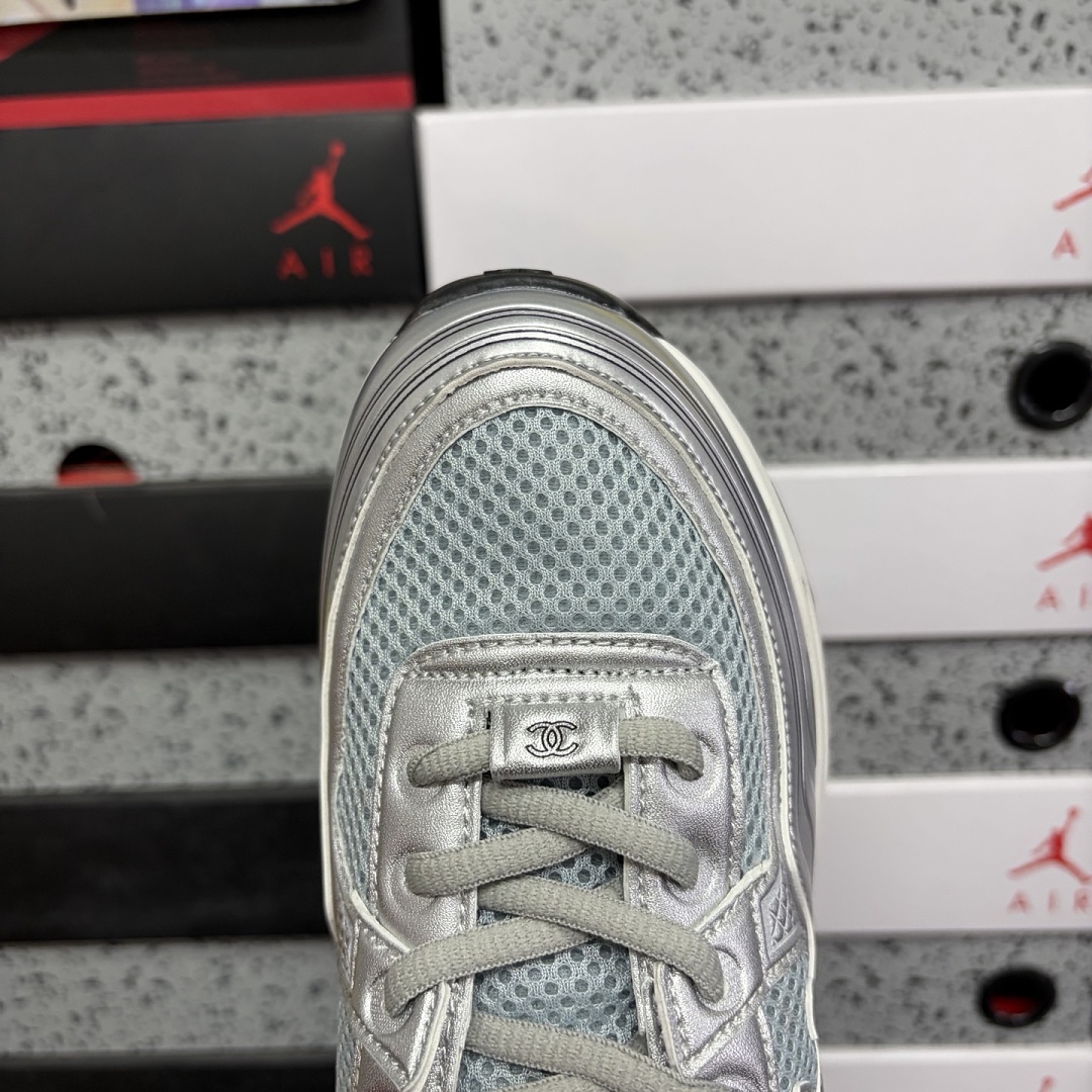 Chanel CC Runner K5452 Grey / - Image 3