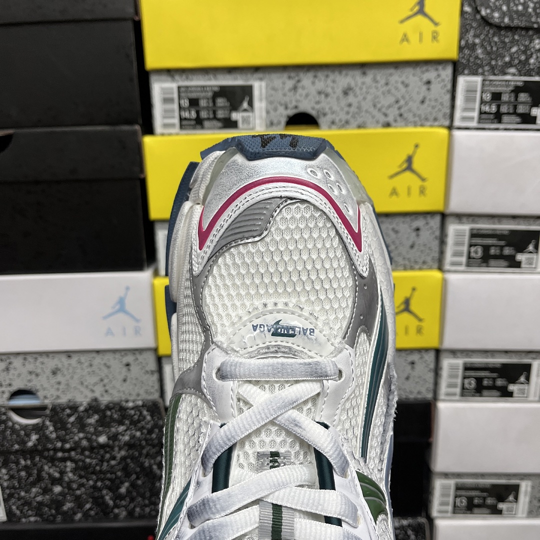 Balenciaga BLCG Runner 7.5 - Image 2