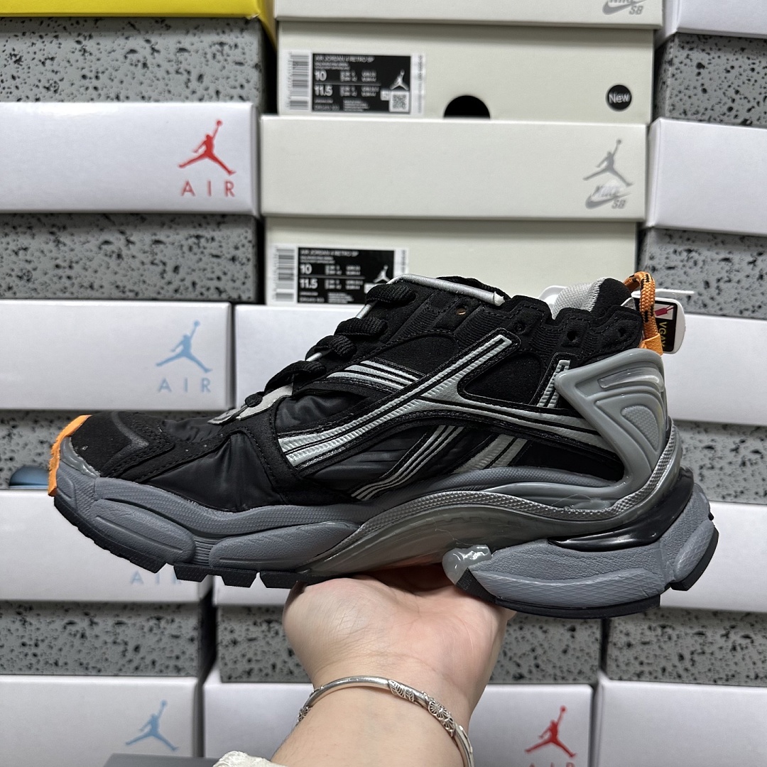 Balenciaga BLCG Runner - Image 26