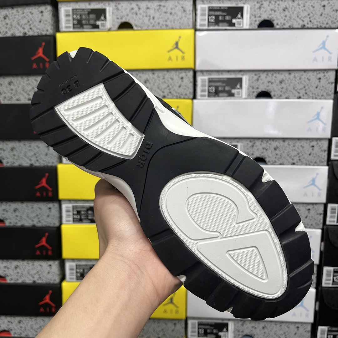 Dior B30 Black White 969 - Image 3