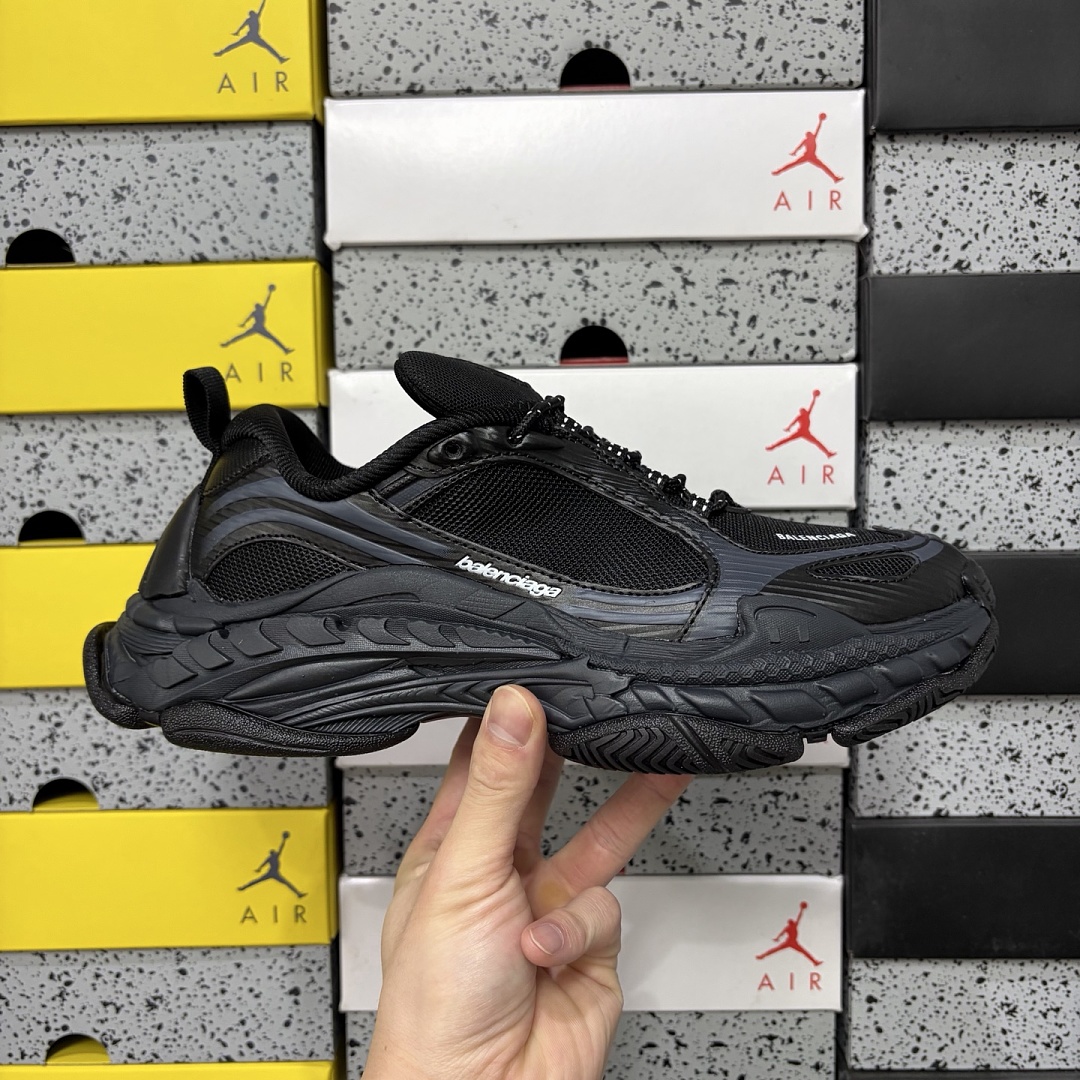 Balenciaga Triple S 2 - Image 3