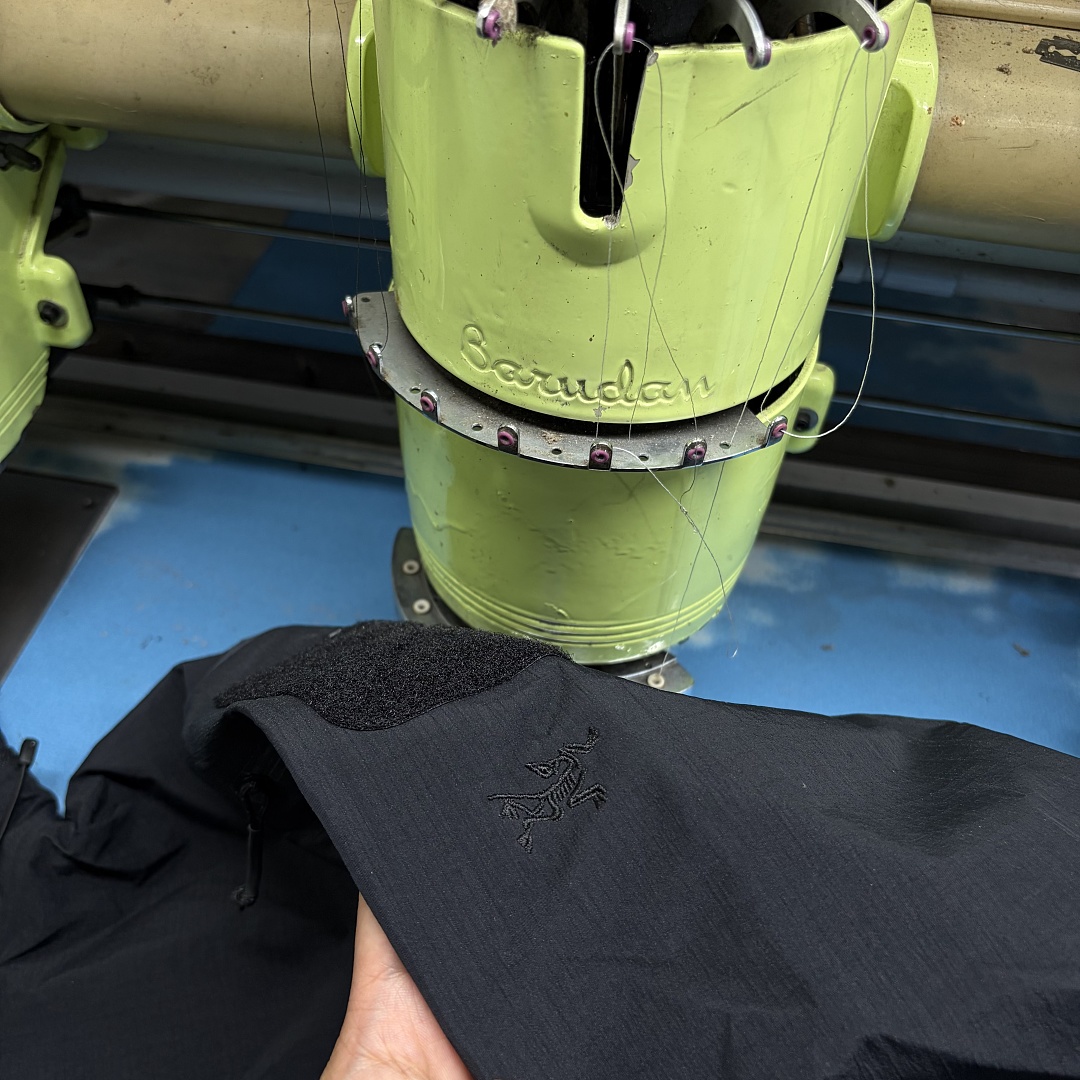 Arc'teryx Alpha Jacket (Gen2.2) - Image 7