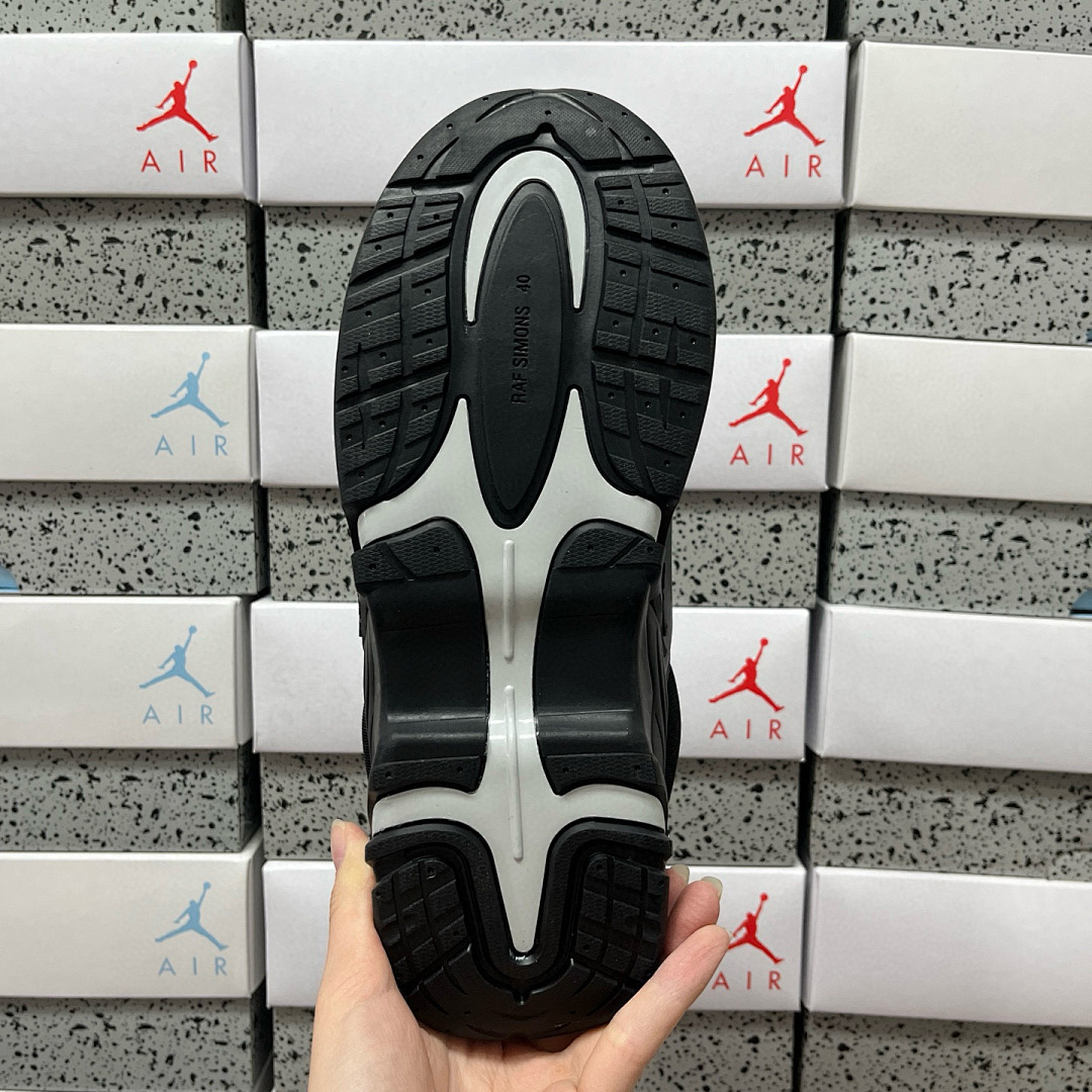 On Running Raf Simons Low Top (Black ANTEI) - Image 3