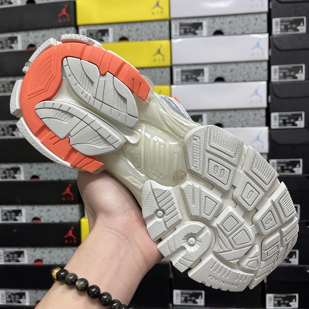 Balenciaga BLCG Runner 7.0 - Image 10