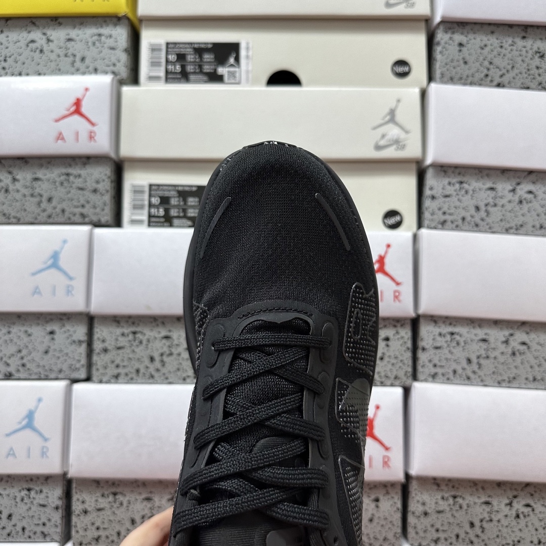 Nike Vomero Premium HQ2050-622 - Image 2