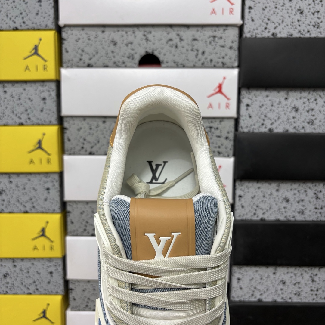 Louis Vuitton Trainer - Image 9