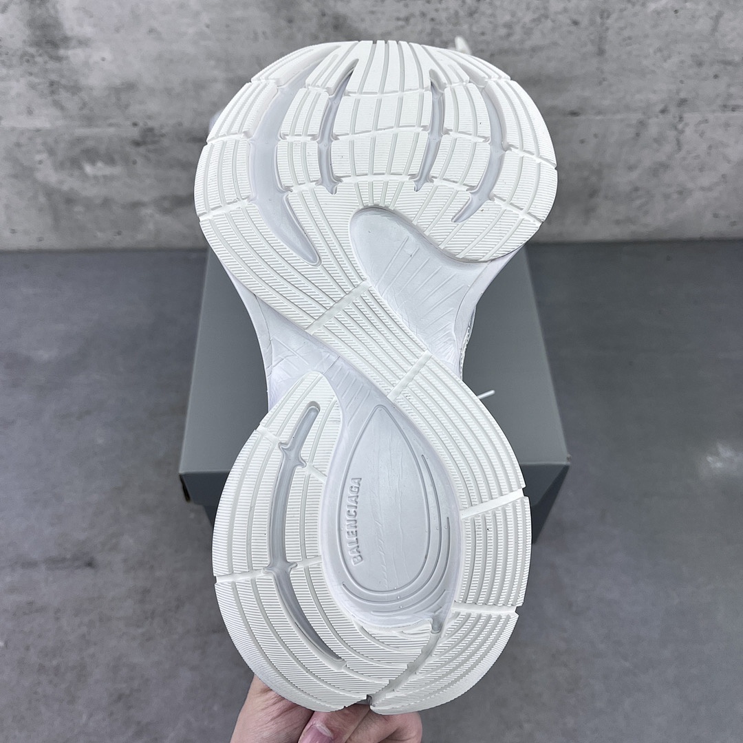 Balenciaga Circuit - Image 33