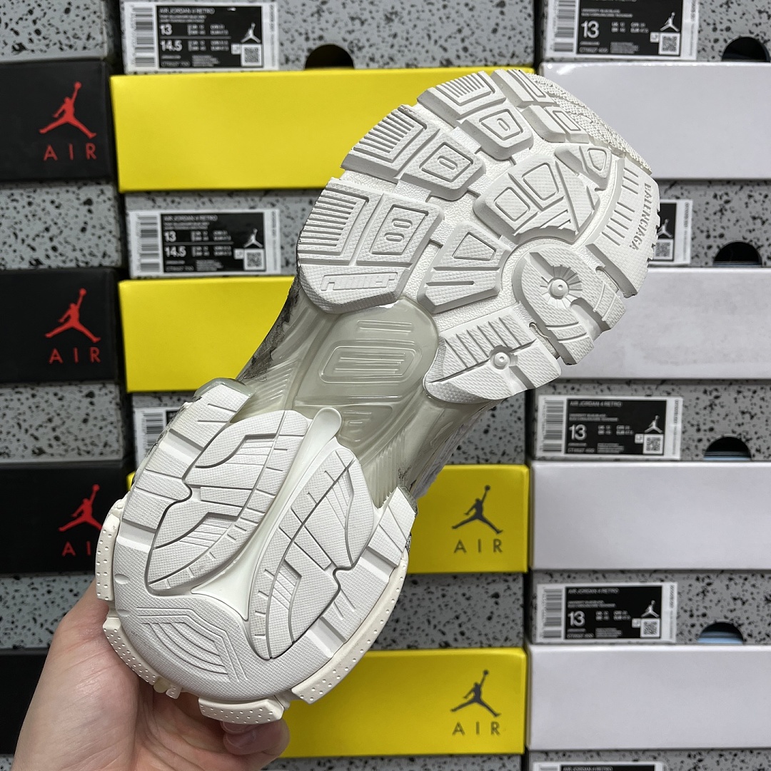 Balenciaga BLCG Runner 7.5 - Image 4