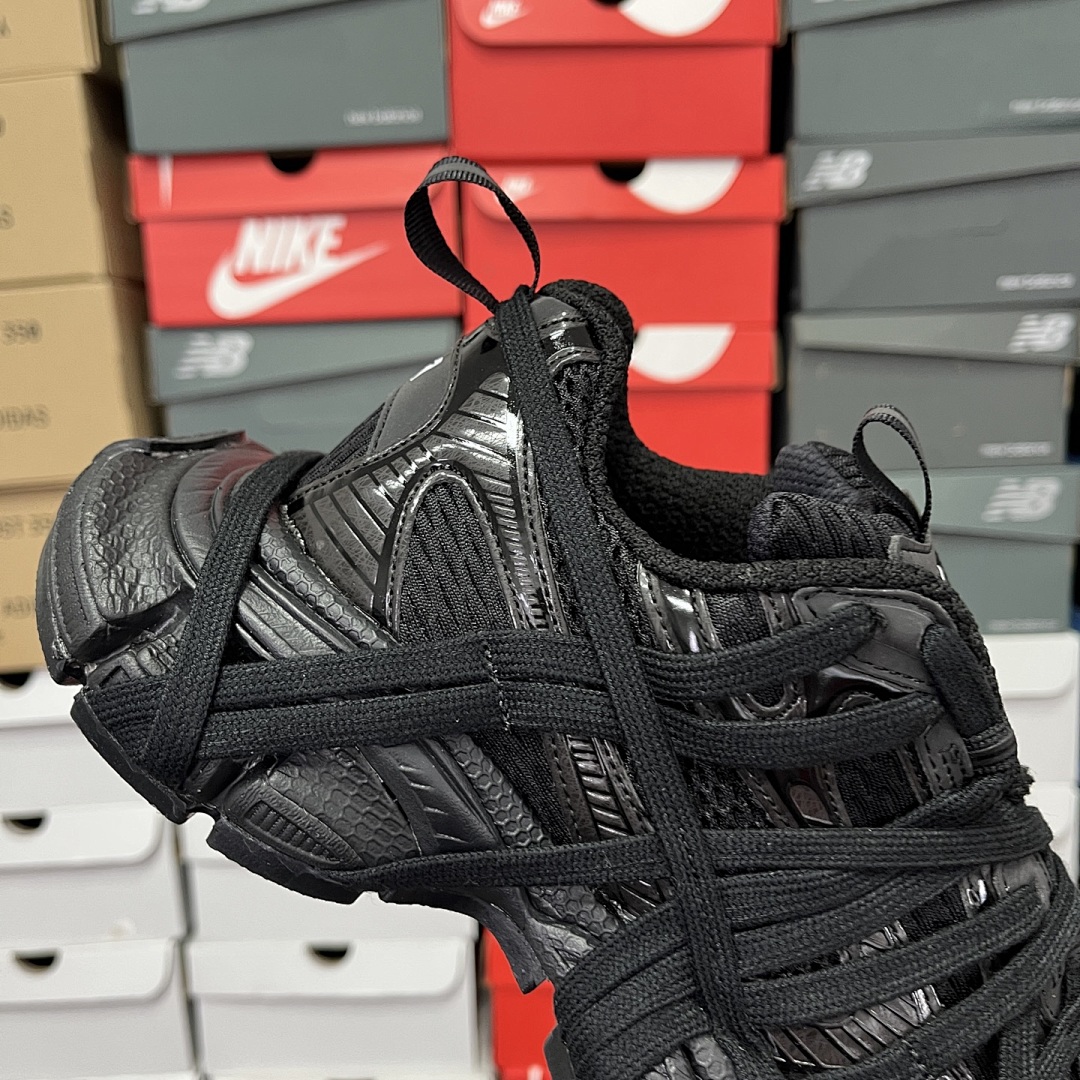 Balenciaga 3XL Extreme Lace - Image 4