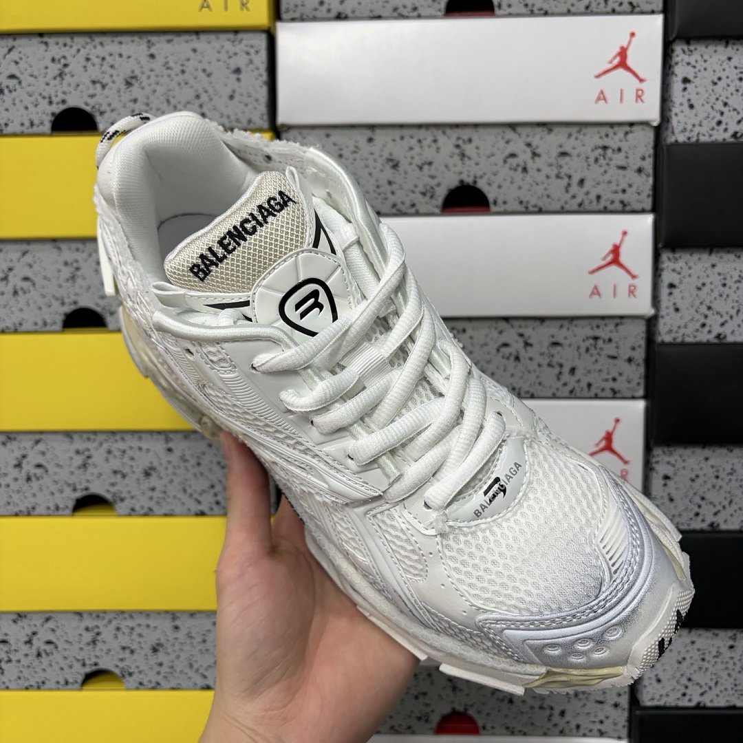 Balenciaga BLCG Runner 7.0 - Image 8