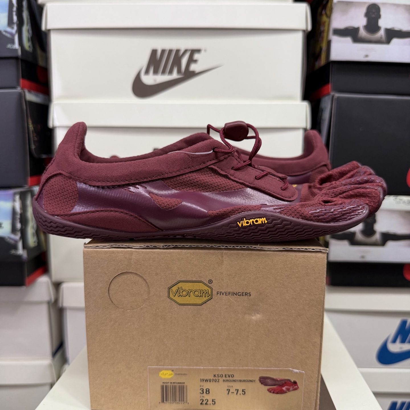 Suicoke Finger Chukka Boot 19W0702 Wine Red Straps - Image 10