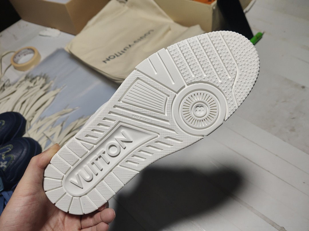 Louis Vuitton LV Trainer (White) - Image 18