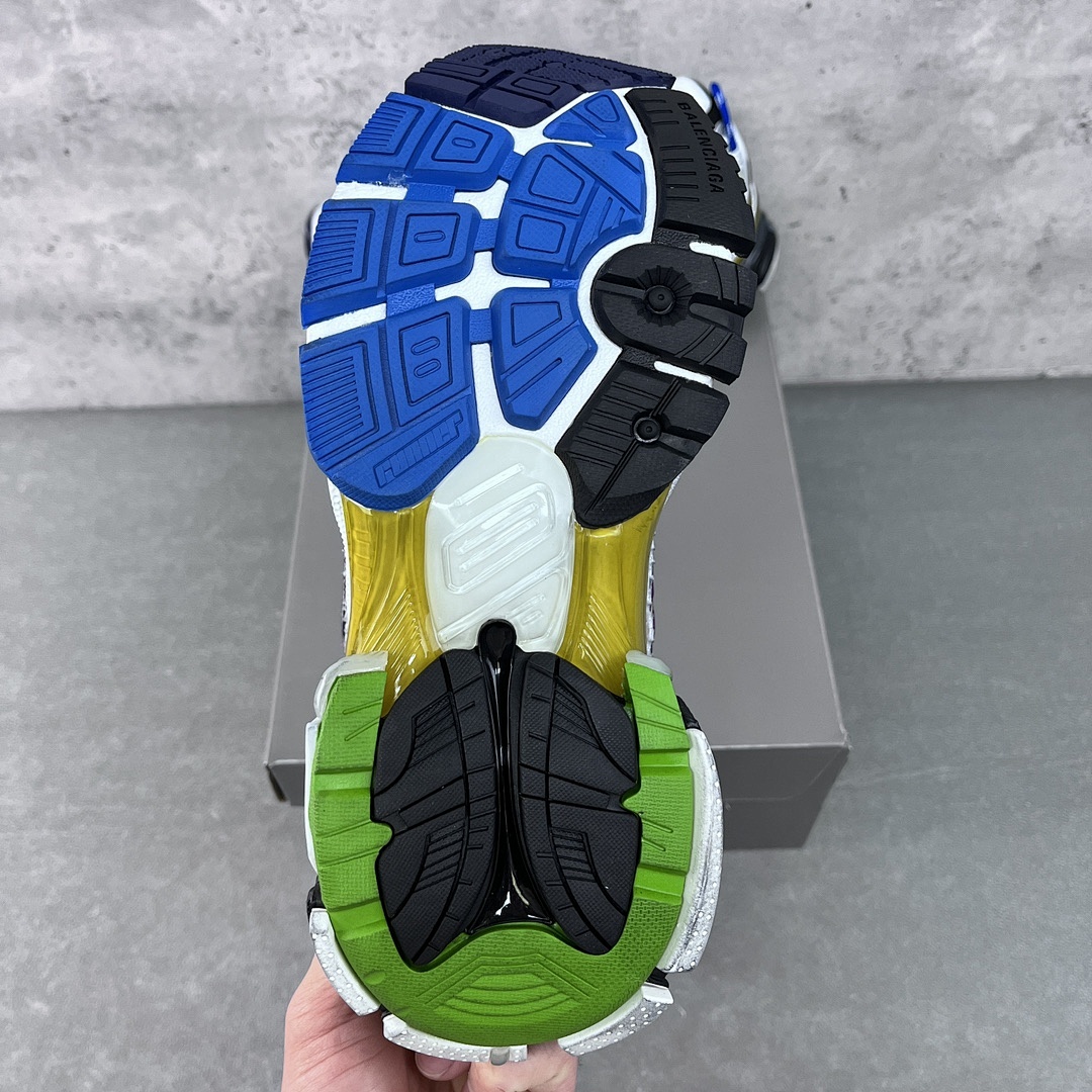 Balenciaga Runner 7.5 - Image 108