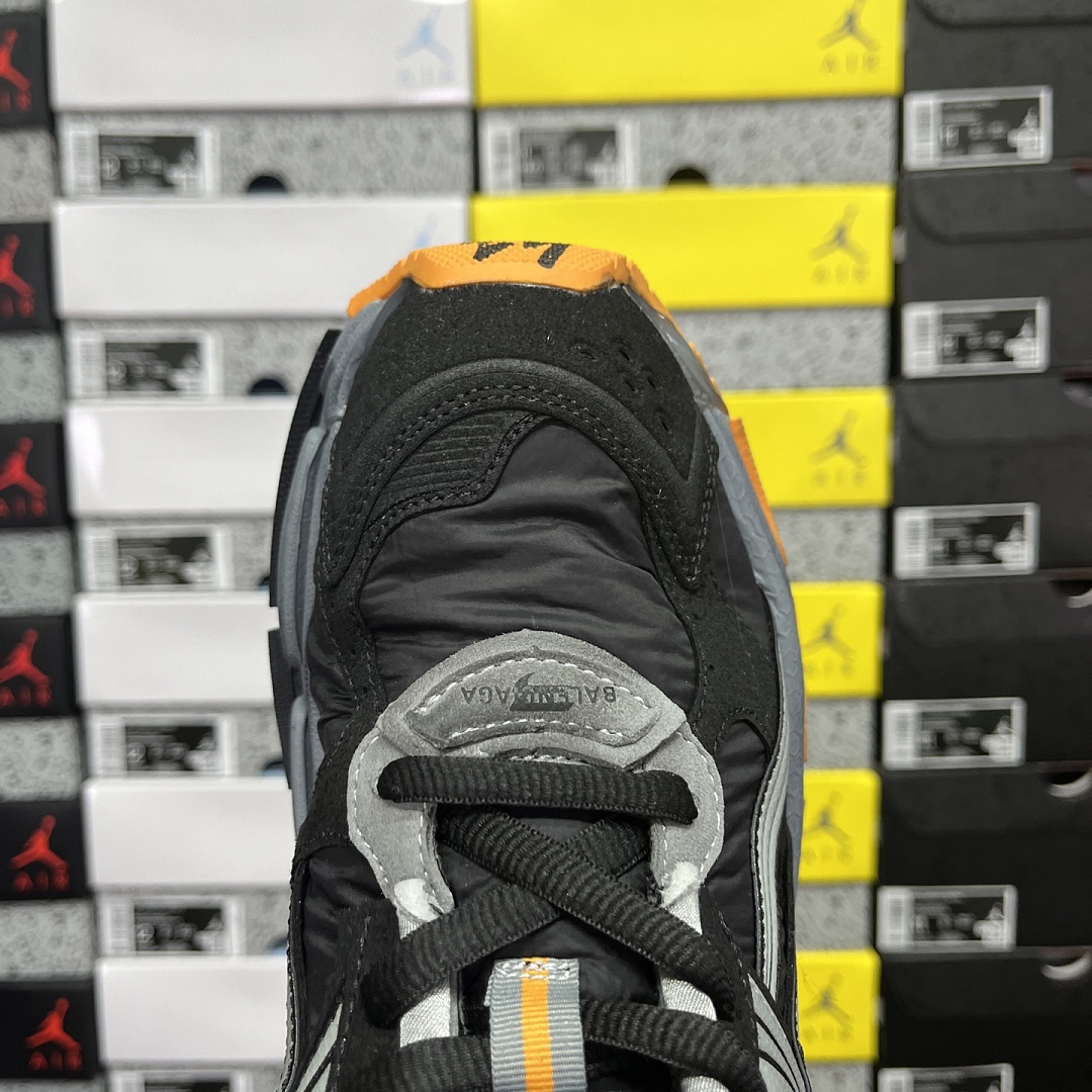 Balenciaga BLCG Runner 7.5 - Image 9
