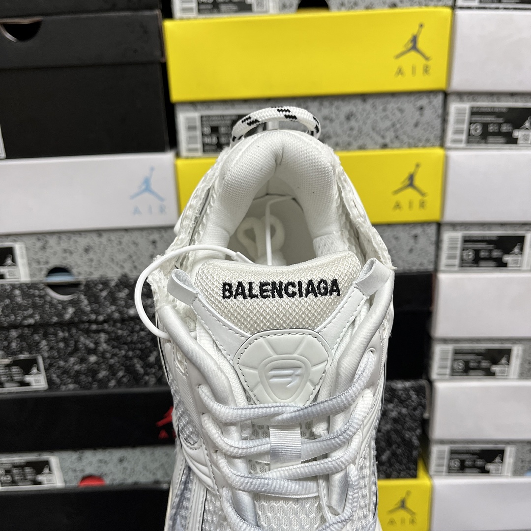 Balenciaga BLCG Runner 7.5 - Image 6