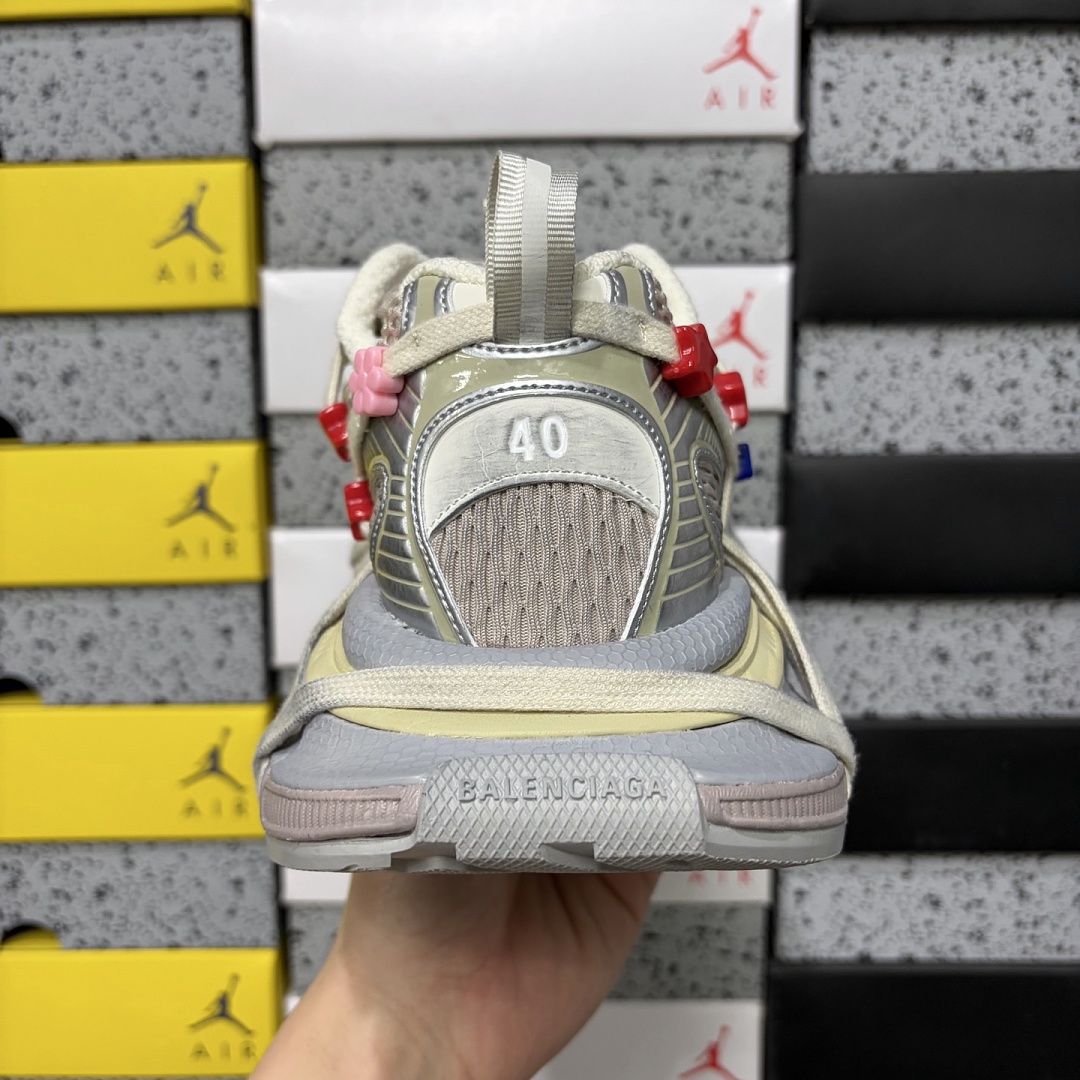 Balenciaga 3XL - Image 9