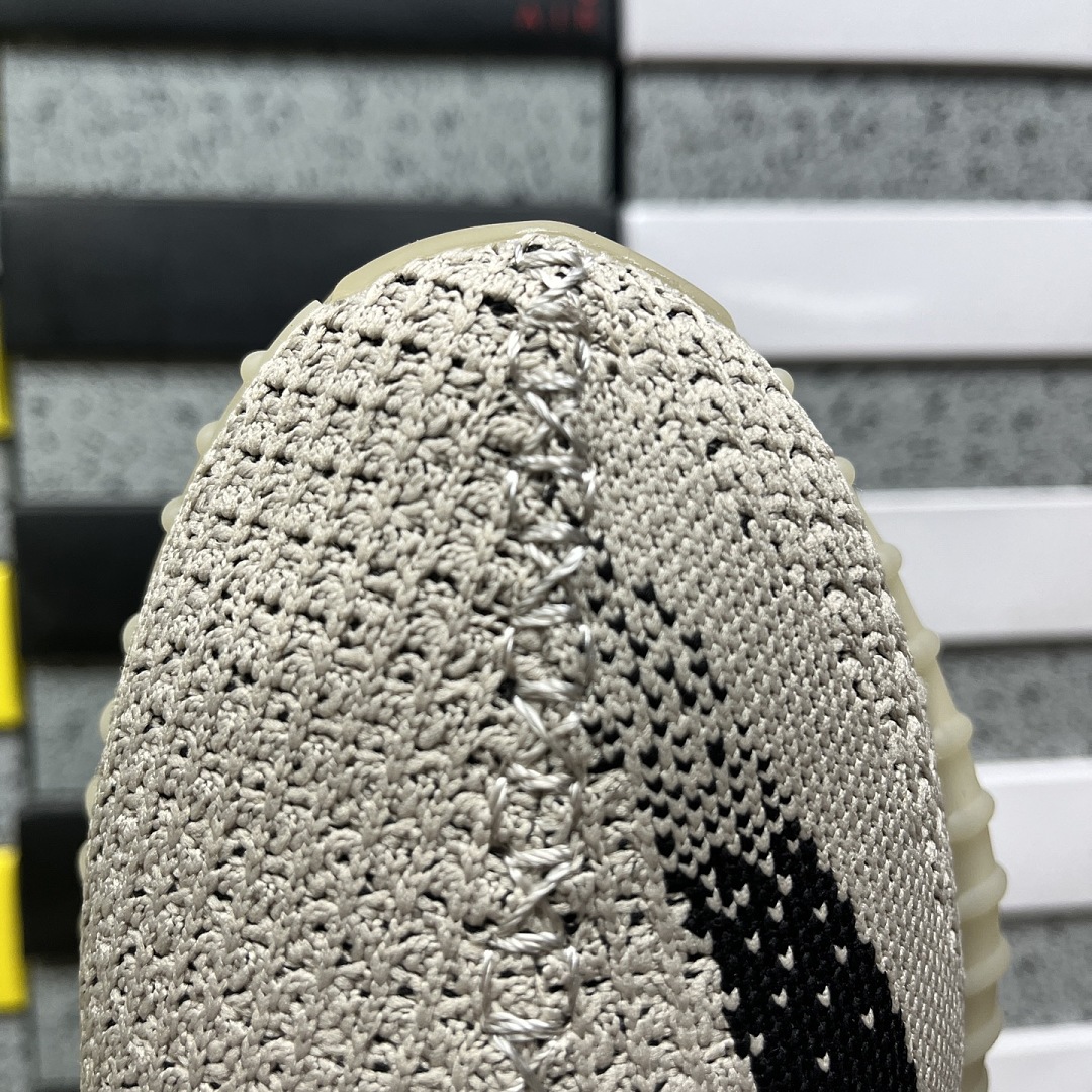 Adidas Yeezy Boost 350 V2 - Image 3