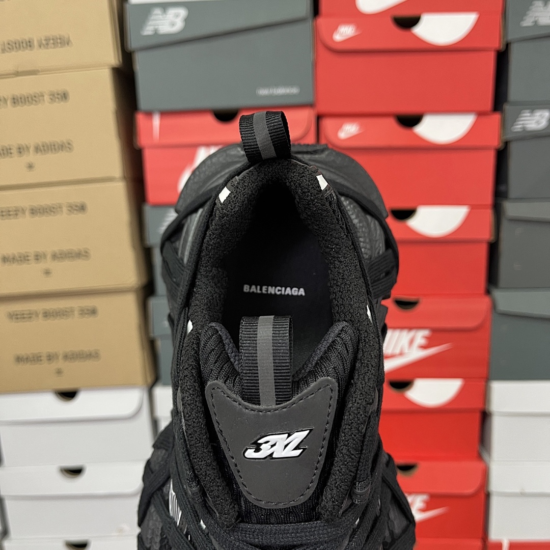 Balenciaga 3XL Extreme Lace - Image 12