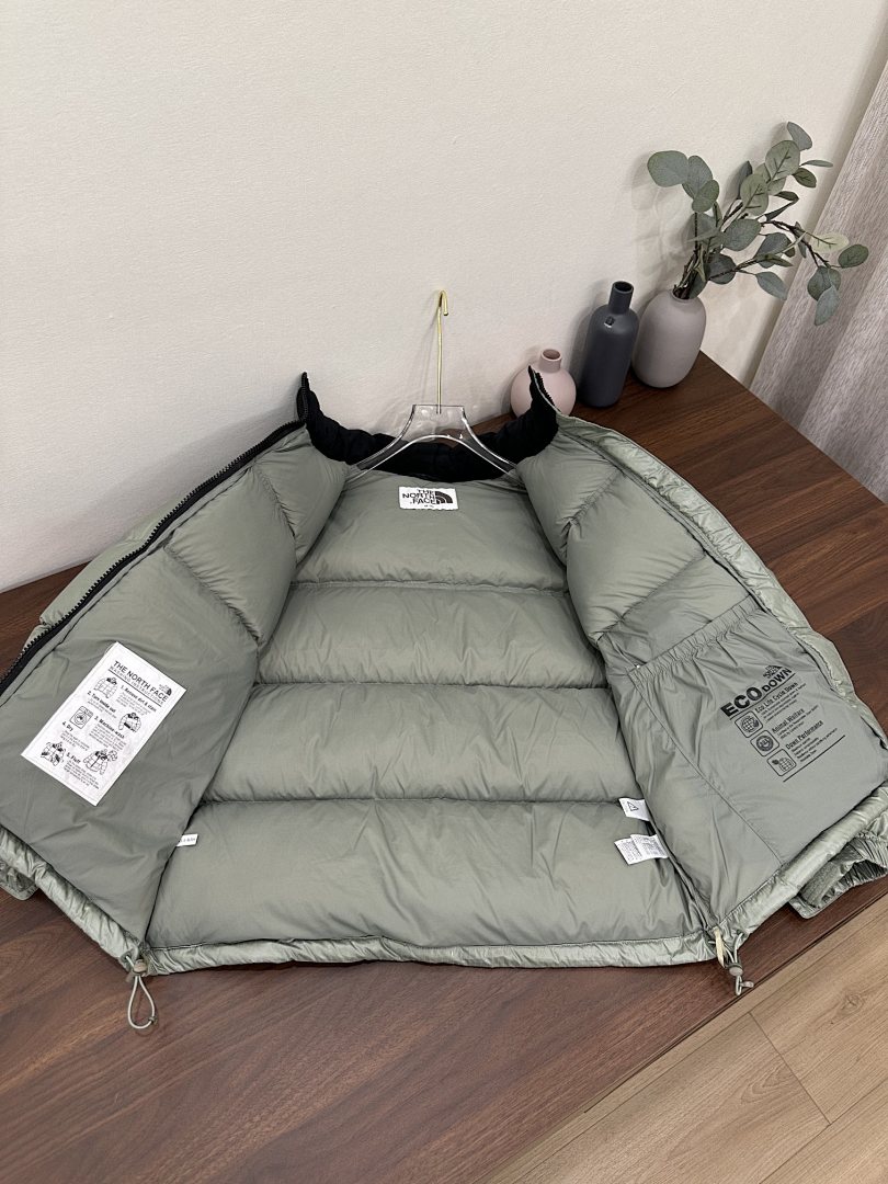 Chanel The North Face White Label Novelty Nuptse Down Jacket (Asia Sizing) - Image 27