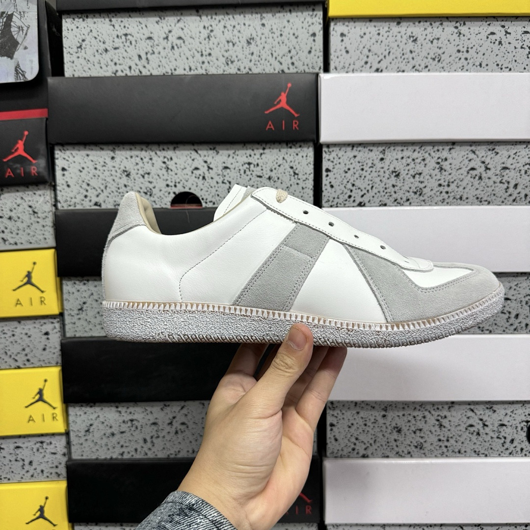 On Running Maison Margiela Replica German Army Trainer Dirty Wash H8339 White Grey (GAT Dark Suede) - Image 9