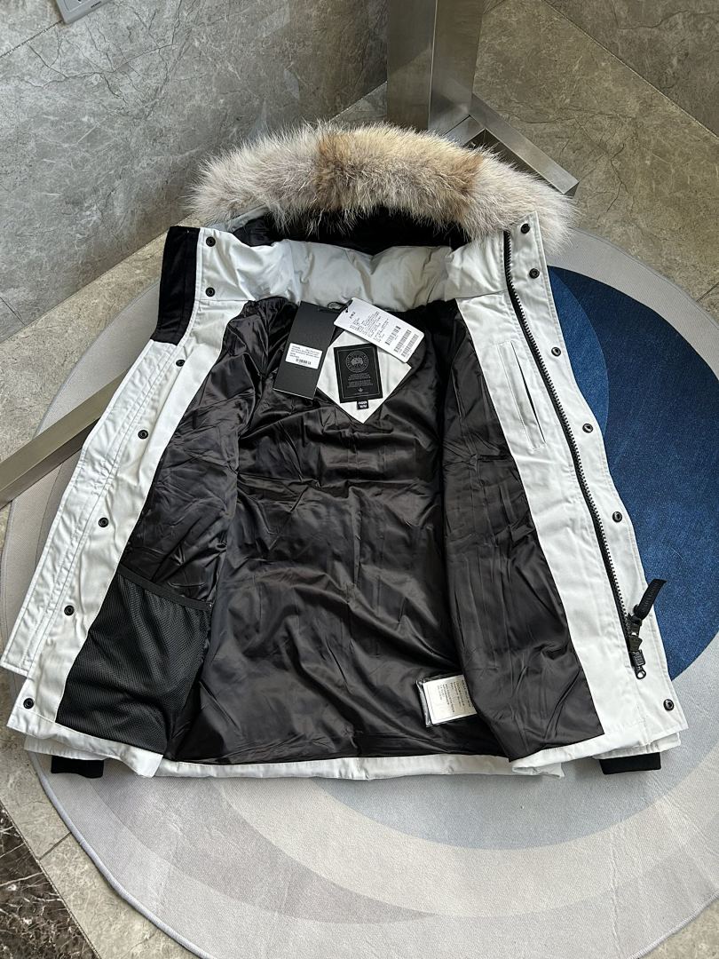 Canada Goose Wyndham Parka - Image 48