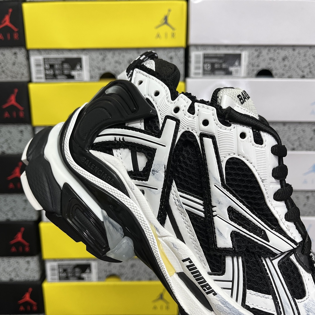 Balenciaga BLCG Runner 7 Gen - Image 8