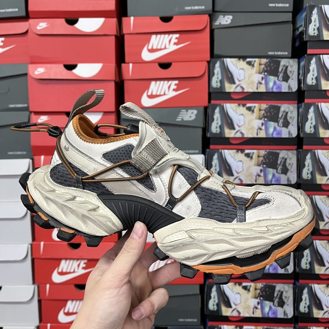 Balenciaga Hike 15 Gen - Image 30