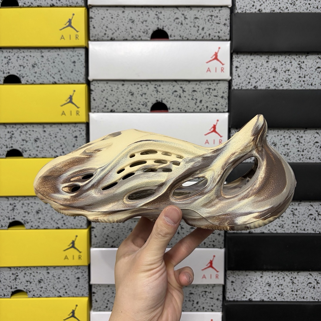 Adidas Yeezy Foam RNNR MX Cream Clay Clogs Oil Painting - Image 8